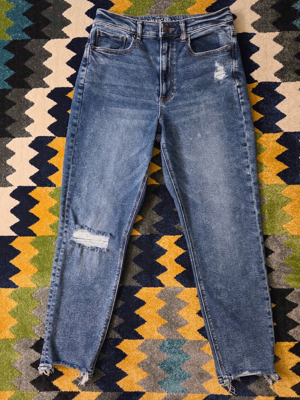 American Eagle Outfitters "Highest Rise Mom Jean"  Cropped Frayed Hem - Picture 3 of 10